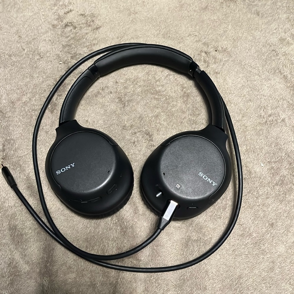 Sony wireless noise cancelling headphones